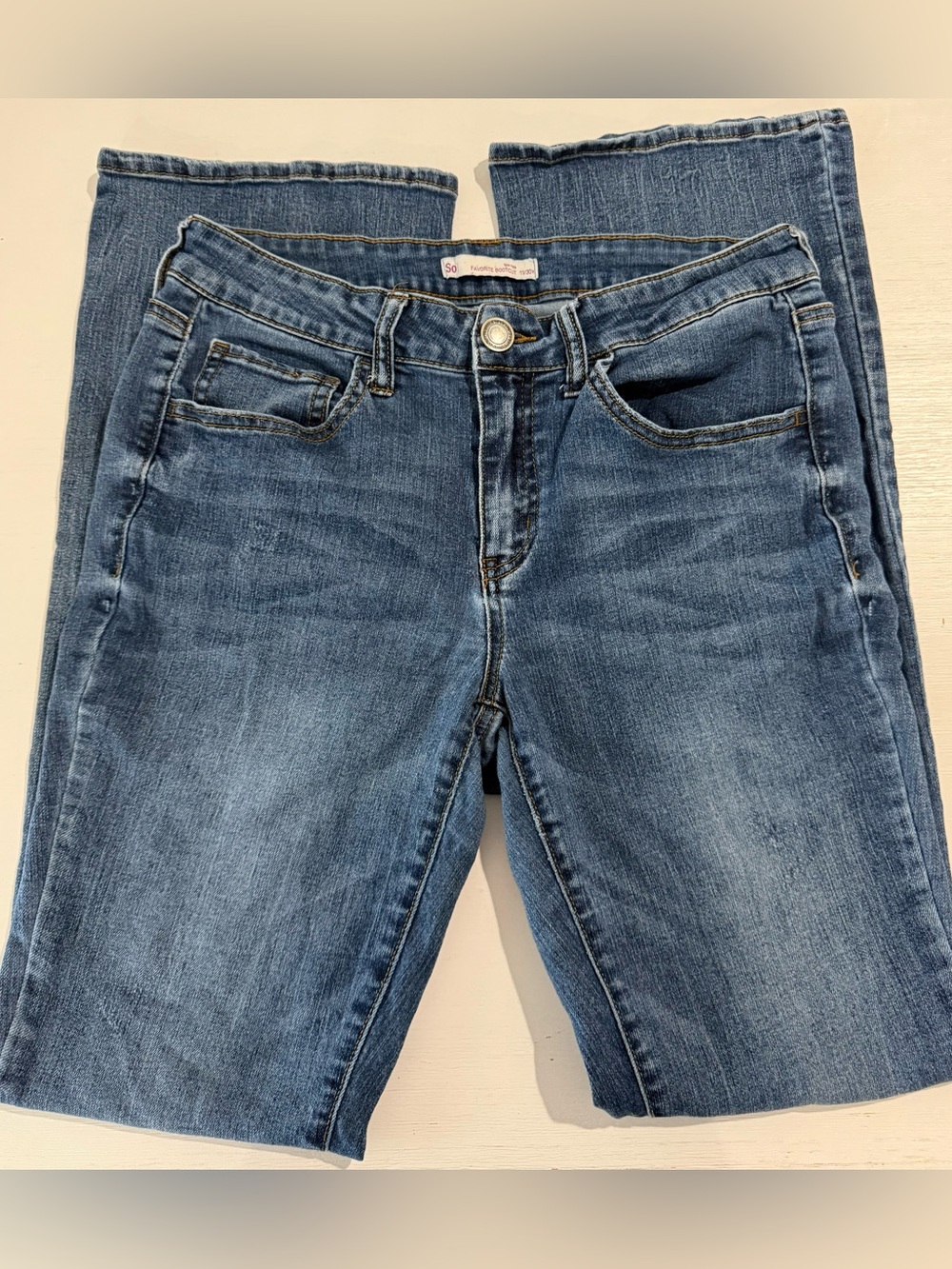 SO Women's Skinny Jeans in Medium Blue Wash